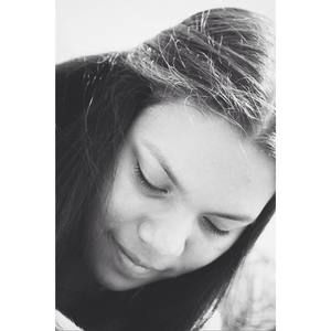 Meet your Posher, Claudia